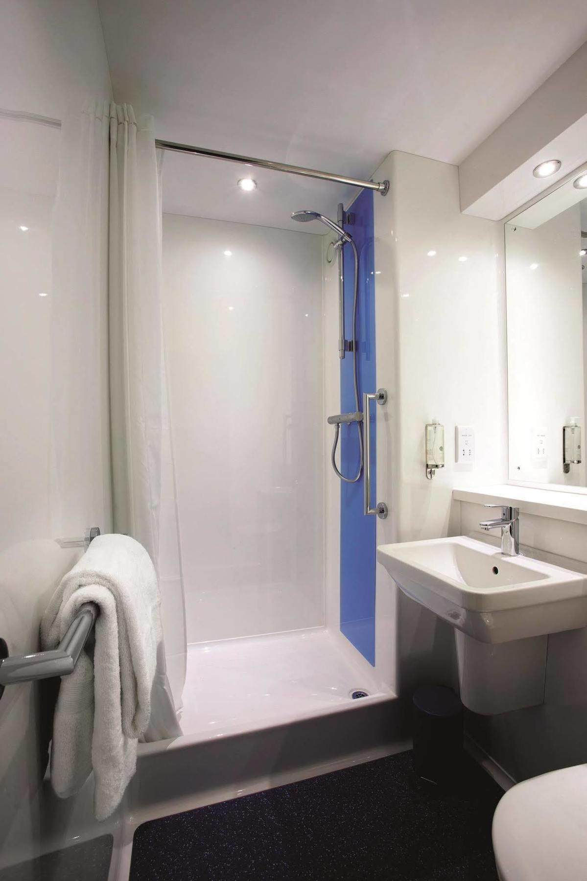 Travelodge Excel Londen Buitenkant foto